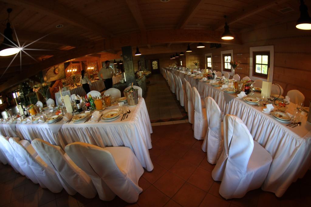 Hotel Zornica Poczesna Εξωτερικό φωτογραφία